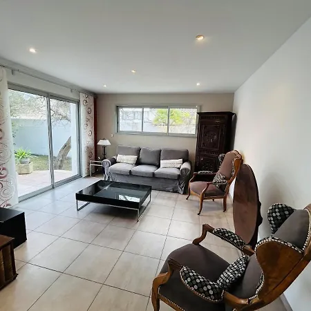 Villa Villa Piscine Clim Wifi Calme *