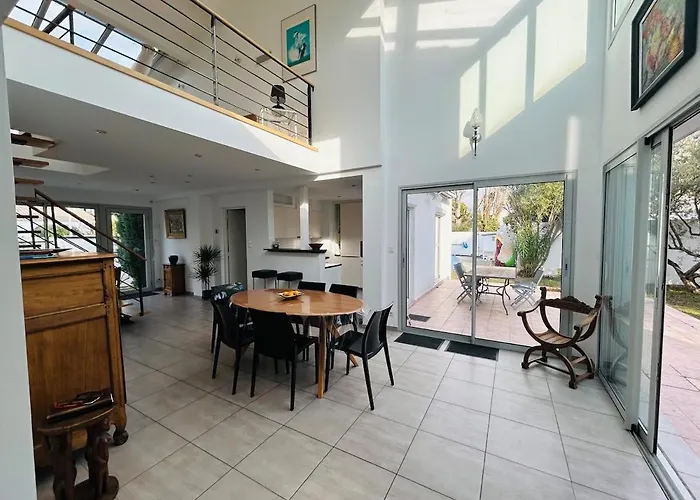 Villa Villa Piscine Clim Wifi Calme La Grande-Motte